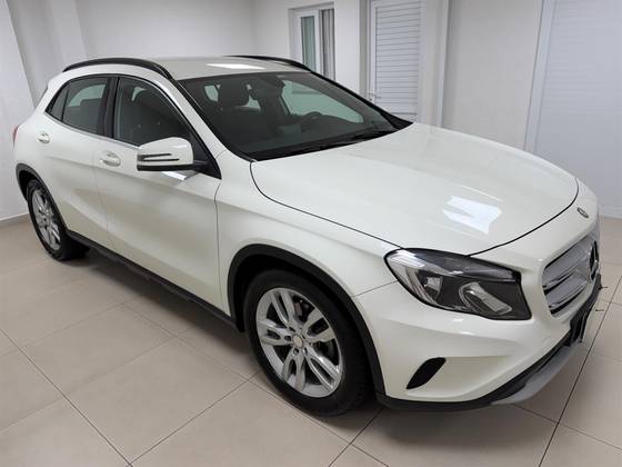 MERCEDES-BENZ GLA 200 1.6 CGI STYLE 16V TURBO GASOLINA 4P AUTOMÁTICO MERCEDES-BENZ GLA 200 1.6 CGI STYLE 16V TURBO GASOLINA 4P AUTOMÁTICO